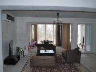Renovated flat for sale in the centre of Batumi, Georgia. Flat with mountains and сity view. Photo 1
