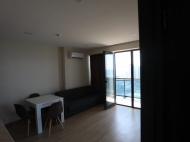 In Batumi on the high floor for sale three-bedroom apartment with furniture. Photo 10