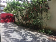 In Tbilisi, in a prestigious area, a three-storey private house for sale with a good repair with a private courtyard with a cellar and furniture is for sale. Photo 3