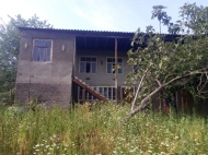 House for sale with a plot of land in the suburbs of Telavi, Georgia. Photo 1