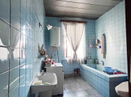 House to sale in the centre of Batumi. It is profitable to use for commercial activities. House for sale with shop in Batumi, Georgia. Photo 6
