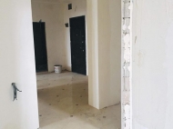 ბათუმში იყიდება ბინა მაღალ სართულზე ნაწილობრივი რემონტი ფოტო 7