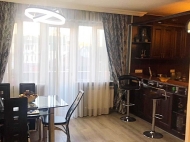 In the center of Batumi for sale apartment renovated with furniture. Photo 4