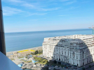 აპარტამენტები შავი ზღვის სანაპიროზე, ელიტური სასტუმროს ტიპის საცხოვრებელი კომპლექსი "Alliance Palace Batumi". ფოტო 1