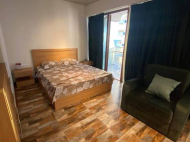 Renovated flat for sale  at the seaside Batumi, Georgia. The apartment has modern renovation and furniture. Photo 4