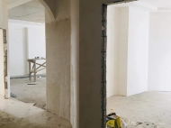 ბათუმში იყიდება ბინა მაღალ სართულზე ნაწილობრივი რემონტი ფოტო 11