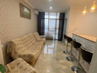 Renovated аpartment for sale with furniture in Batumi, Georgia. Flat with mountains and сity view. Photo 1
