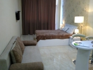 კომფორტული აპარტამენტები სასტუმროს ტიპის საცხოვრებელ კომპლექსში ბათუმის ახალ ბულვარში, საქართველო. ფოტო 4