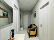 იყიდება გარემონტებული ბინა ავეჯით მთების ხედით. ბათუმი. საქართველო. ფოტო 13