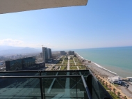 In Batumi on the high floor for sale three-bedroom apartment with furniture. Photo 2