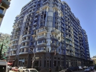 New residential house by the sea in the center of Batumi. Apartments in a new house by the sea on Parnavas Mepe St., center of Batumi, Georgia. Photo 1