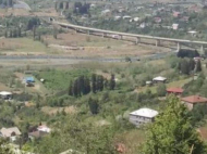 იყიდება კერძო სახლი მანდარინის ბაღითა და მთების ხედით ჩაქვში. ბათუმი. საქართველო. ფოტო 2
