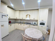 Renovated flat (Apartment) for sale of the new high-rise residential complex in the centre of Batumi near the sea. Photo 6