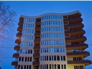 "Kobuleti Residence" - ЖК гостиничного типа у моря в центре Кобулети. 9-этажный жилой комплекс гостиничного типа в центре Кобулети, Грузия. Фото 3