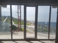 Квартира (апартаменты) с ремонтом у моря в Батуми. Квартира (апартаменты) с видом на море и горы в Батуми, Грузия. Фото 1