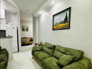 იყიდება გარემონტებული ბინა ავეჯით მთების ხედით. ბათუმი. საქართველო. ფოტო 5