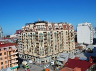 Renovated flat for sale in a quiet district of Batumi, Georgia. Photo 12