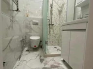 იყიდება ბინა ქალაქის ცენტრში ზღვასთან. ბათუმი. საქართველო. ფოტო 14