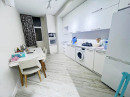 Urgently for sale apartment with renovation, Batumi, Adjara, Georgia. Photo 4