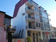 Residential building in Old Batumi on Giorgi Mazniashvili St., corner of Parnavaz Mepe St. Apartments in a new building in the center of Batumi, Georgia. Photo 4