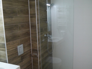 იყიდება გარემონტებული ბინა ავეჯით და  მთის ხედით. ბაკურიანი. საქართველო. ფოტო 13