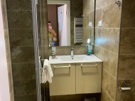 კომფორტული აპარტამენტები სასტუმროს ტიპის საცხოვრებელ კომპლექსში ბათუმის ახალ ბულვარში, საქართველო. ფოტო 11