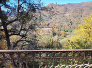 Купить дом с земельным участком в Они, Грузия. Продается земельный участок в живописном месте.  Фото 3