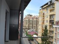 Квартира с ремонтом в центре Батуми, Грузия. Купить квартиру с видом на горы и город. Фото 14