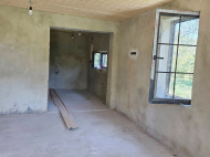 House for sale with a plot of land in the suburbs of Samtredia, Georgia. Photo 3