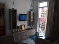 The completed new building is being sold renovated apartment with furniture and with all the amenities urgently in the center of Batumi. Photo 4