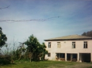 Дом с мандариновым садом в Кобулети. Купить частный дом с видом на море в Кобулети, Грузия. Фото 1