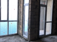 Новостройка на берегу моря в центре Кобулети. 11-этажный новый жилой дом у моря на улице Царицы Тамары в Кобулети, Грузия. Фото интерьера 9