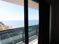 In Batumi on the high floor for sale three-bedroom apartment with furniture. Photo 15