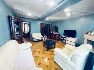 Renovated flat for sale with furniture in the centre of Batumi, Georgia.  Photo 3