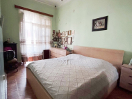 House to sale in the centre of Batumi. It is profitable to use for commercial activities. House for sale with shop in Batumi, Georgia. Photo 2