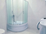 იყიდება გარემონტებული ბინა ავეჯით მთების ხედით. ბათუმი. საქართველო. ფოტო 14