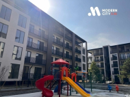 Renovated flat for sale in a quiet district of Tbilisi, Georgia. Photo 1