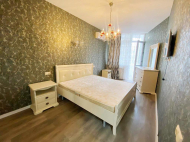 Renovated flat (Apartment) for sale of the new high-rise residential complex in the centre of Batumi near the sea. Photo 4