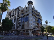 New residential complex by the sea, in the center of Batumi on Sh. Rustaveli Ave., corner of Vaja Pshavela St. Apartments in a new residential complex near the sea, center of Batumi, Georgia. Photo 1