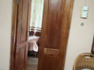 იყიდება კერძო სახლიმიწის ნაკვეთით შრომა, საქართველო. ფოტო 9