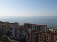 Апартаменты у моря на новом бульваре в Батуми, Грузия. Вид на море. Фото 1