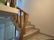 იყიდება კერძო სახლი ზღვასთან ქობულეთში, საქართველო. ფოტო 9