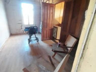 იყიდება კერძო სახლი თხილის ბაღით. სამტრედია. საქართველო. ფოტო 4