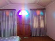 იყიდება ორი სახლი ერთ მიწაზე. ყიდვა კერძო სახლის მიწის ნაკვეთით სენაკში, საქართველო. გამოდგება კომერციული საქმიანობისათვის. ფოტო 3