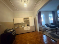 იყიდება ბათუმის წყნარ ადგილას ორსართულიანი კერძო სახლი მიწის ნაკვეთთან. ფოტო 4