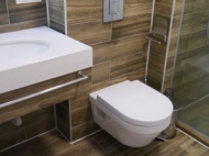 იყიდება გარემონტებული ბინა ავეჯით და  მთის ხედით. ბაკურიანი. საქართველო. ფოტო 12