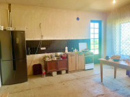 Продается частный дом с земельным участком в Телави, Грузия. Выгодно для коммерческой деятельности. Фото 2