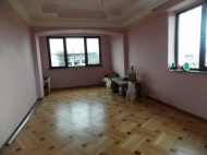 Flat for sale with renovate in Batumi, Georgia. Flat with sea and mountains view. Photo 5