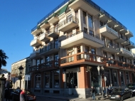 New building in the center Batumi. 5-storey house in old Batumi at the Piazza, on the corner of the Ts.Parnavaza Street and G.Mazniashvili Street. Photo 2