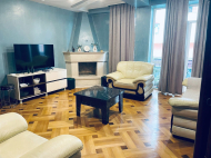 Renovated flat for sale with furniture in the centre of Batumi, Georgia.  Photo 1